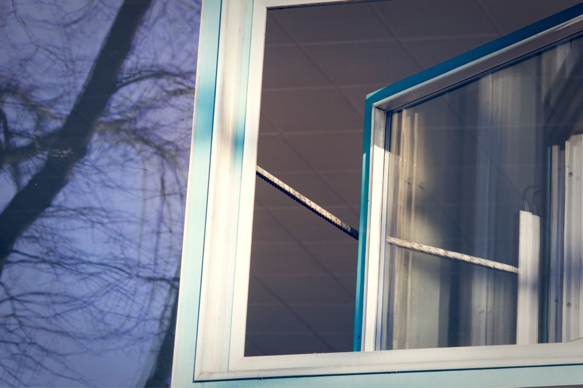 Does Opening Windows Help With Humidity?