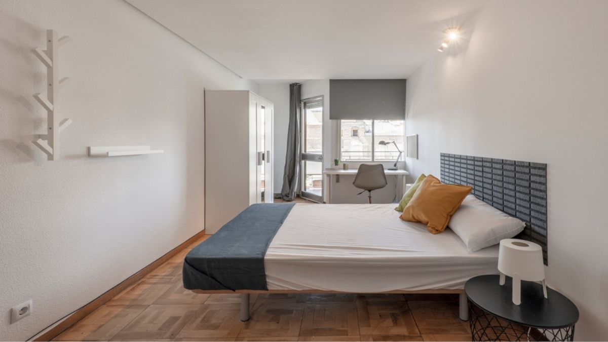 Should Nightstands Match The Bed or Dresser?