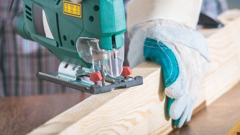 Can A Jigsaw Cut a 2x4 or 4x4?