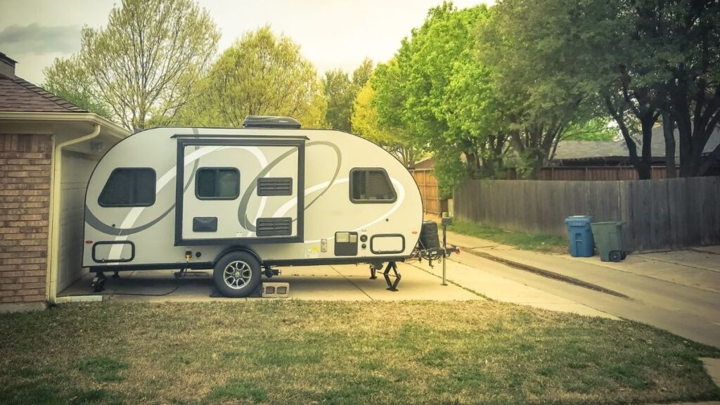 Considering an RV Garage With Living Quarters? Here's What You Should Know