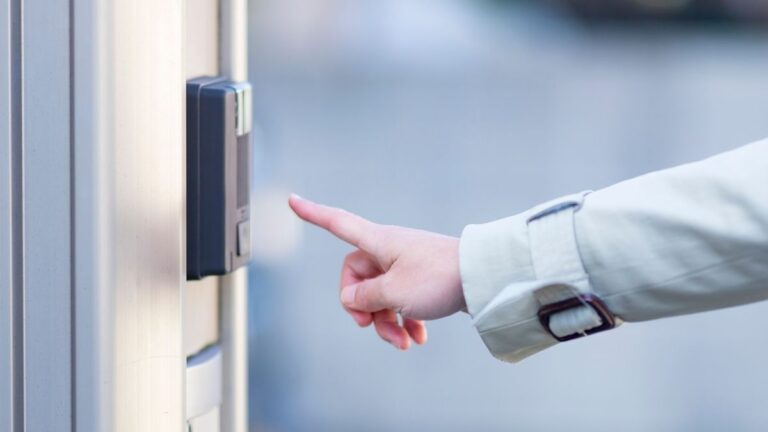 リングドアベルへのアクセスを他の家族メンバーと共有する方法