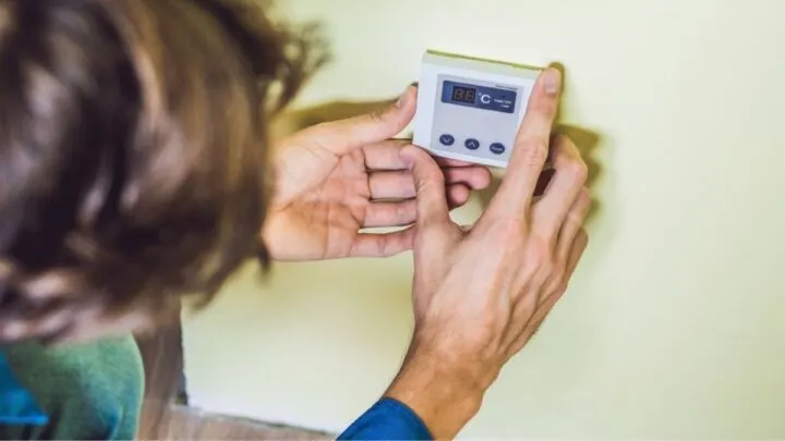 Installing thermostat