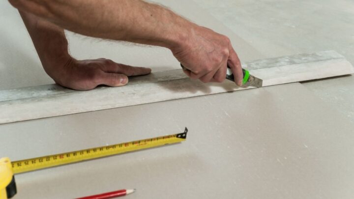 Cutting Drywalls