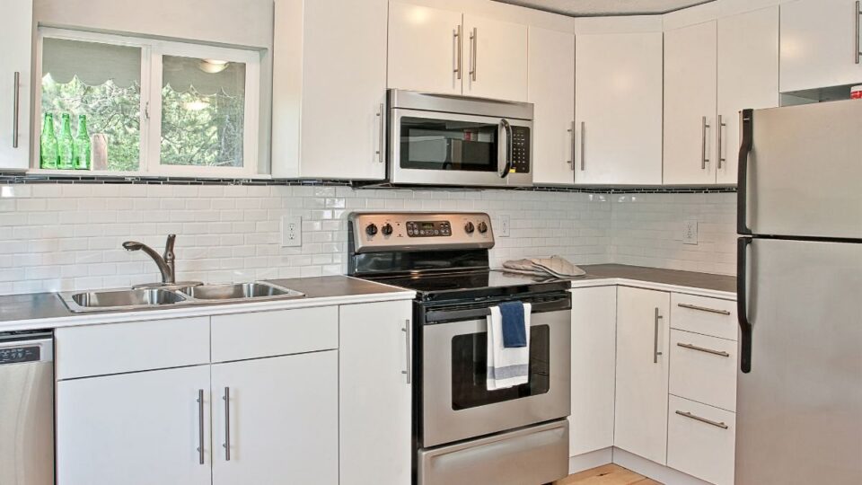 Can You Put A Microwave On Top Of The Fridge?