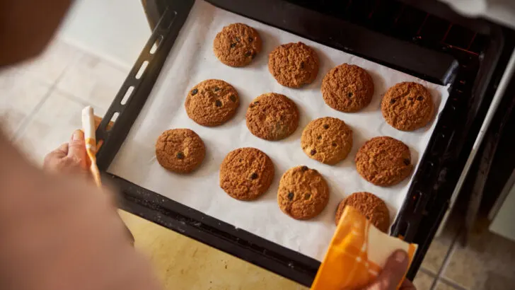 What happens if you put a cookie sheet in the dishwasher