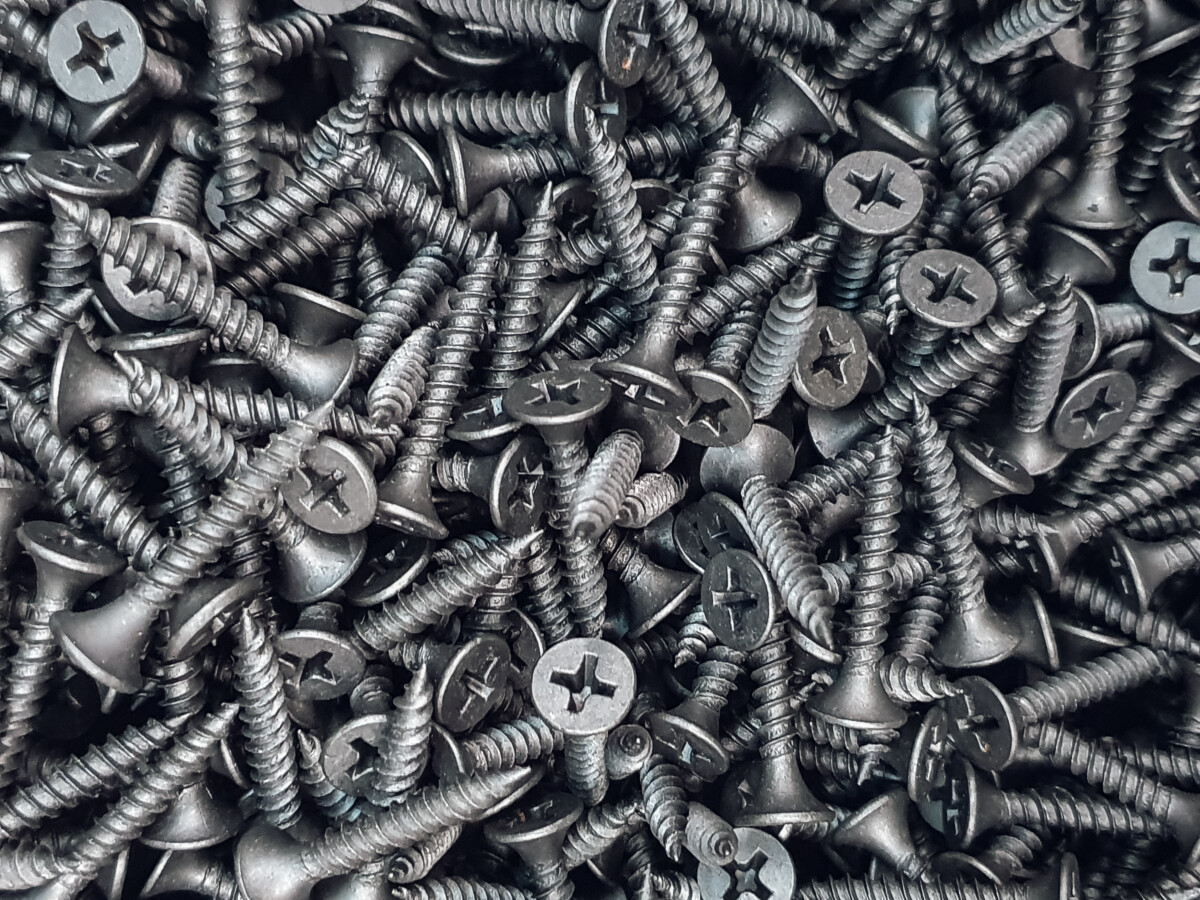What Is a Pan Head Screw?