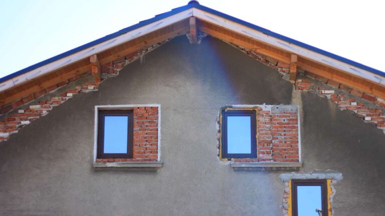 How to Update the Exterior of a Ranch Style House