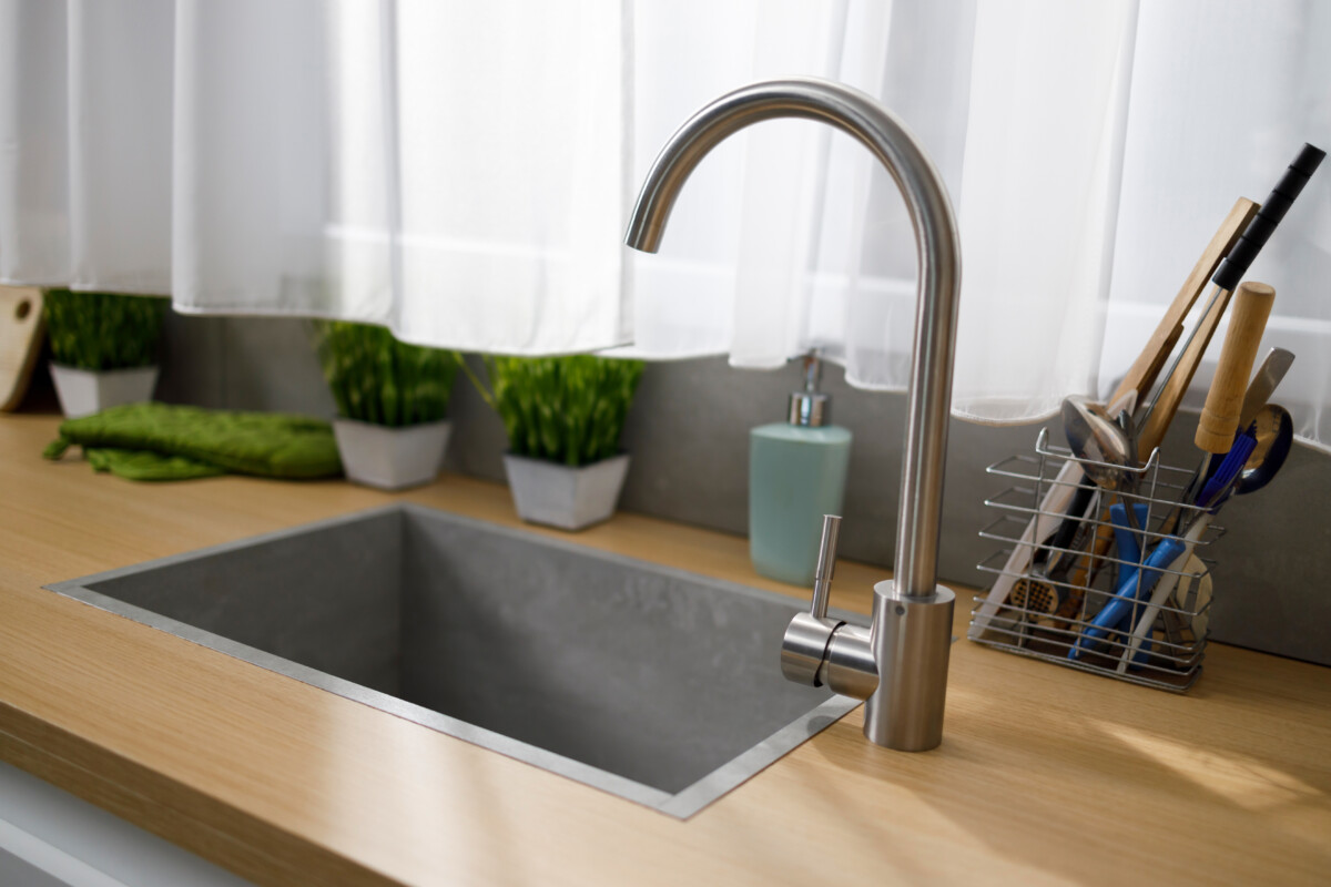 Should The Kitchen Faucet Match Hardware?